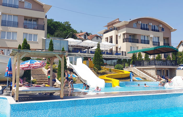 Sunny Hill - AQUA park